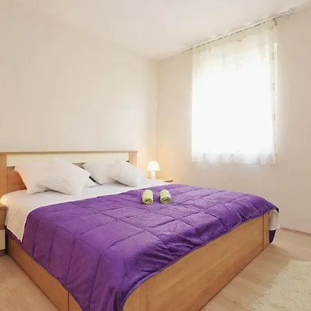 With A Parking Space - 12203 * زادار