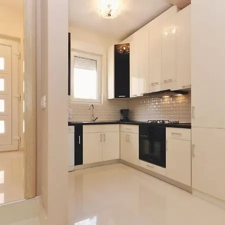 アパート With A Parking Space - 12203