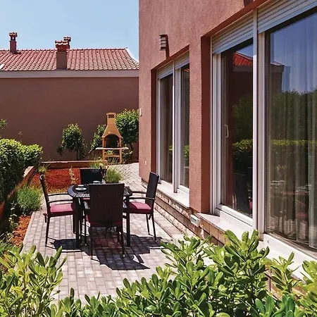 Διαμέρισμα With A Parking Space - 12203 *